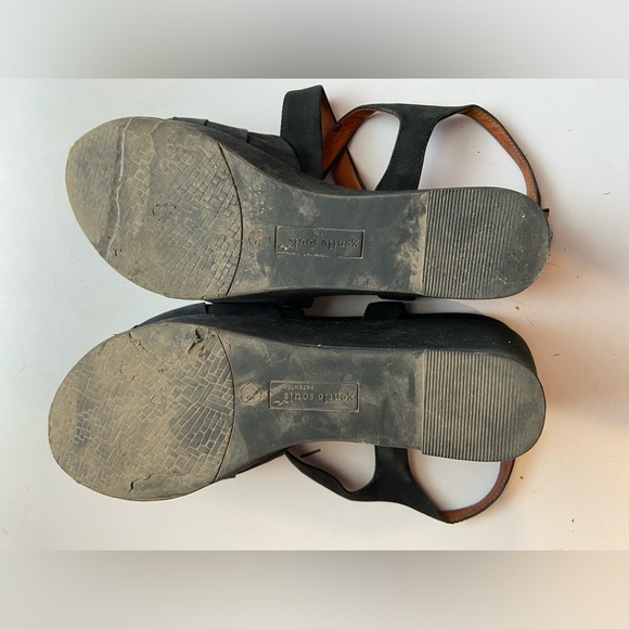 Gentle Souls Black Suede Wedge Sandals - Size 9M - Picture 8 of 8